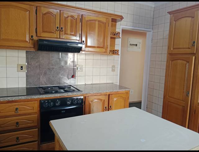 3 BEDROOM FREEHOLD FOR SALE IN RAISETHORPE